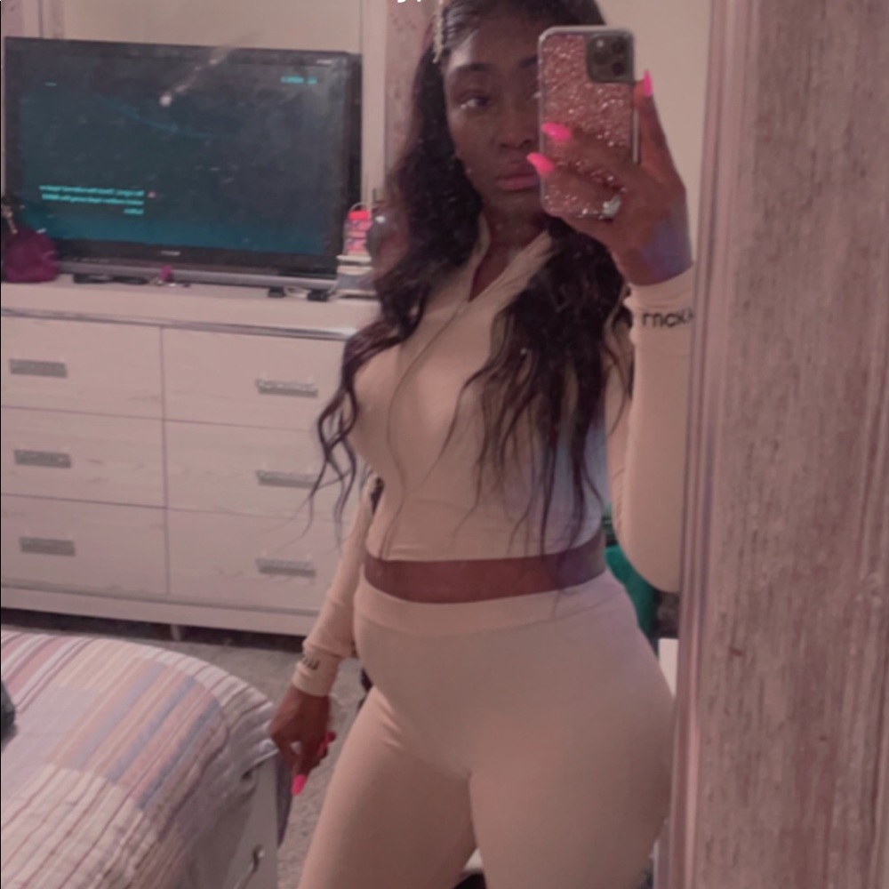 Meet your Posher, Tanya